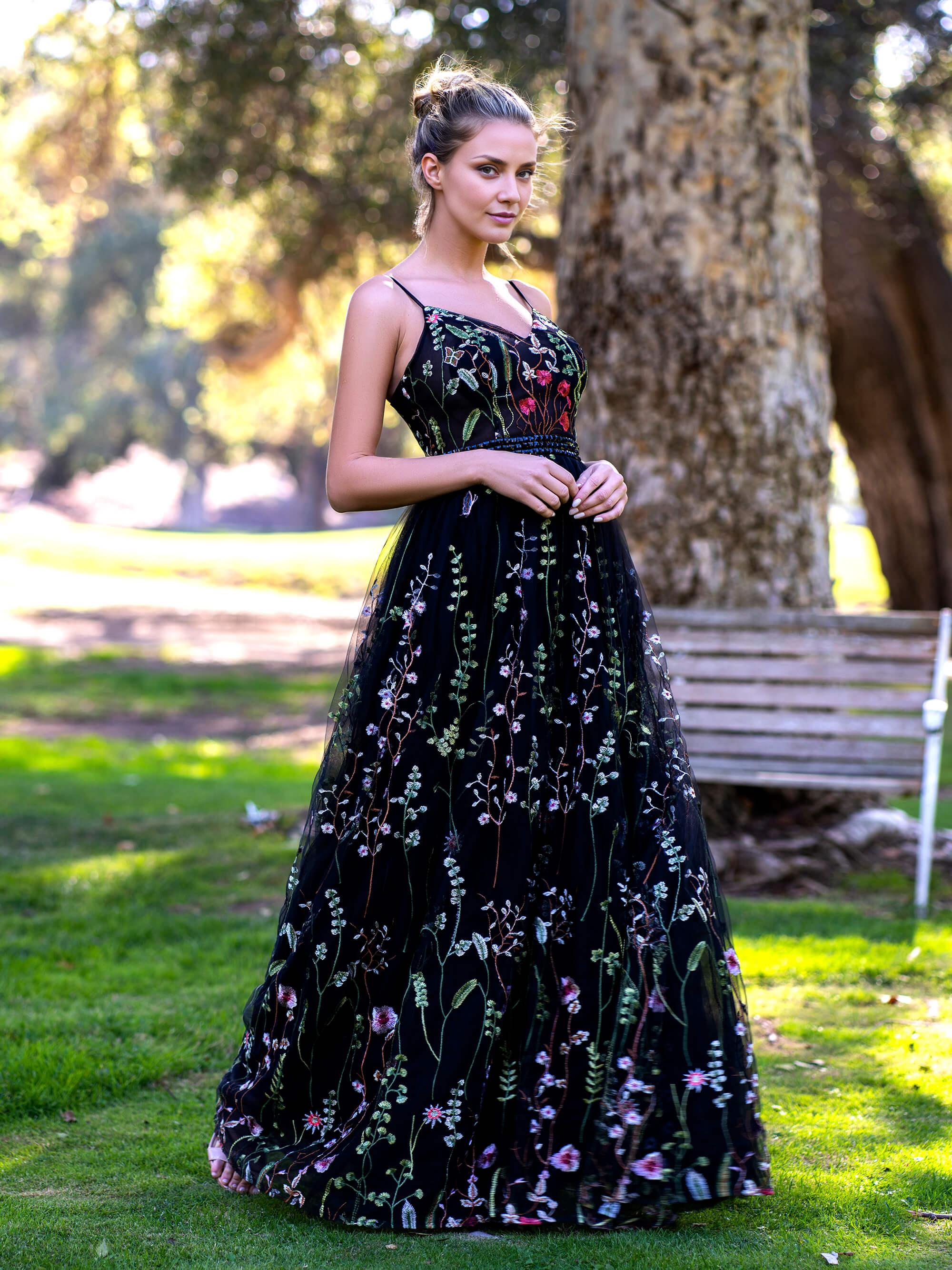 Weitese Dress V-neck Spaghetti Straps Applique Tulle Floor Length Prom Dress